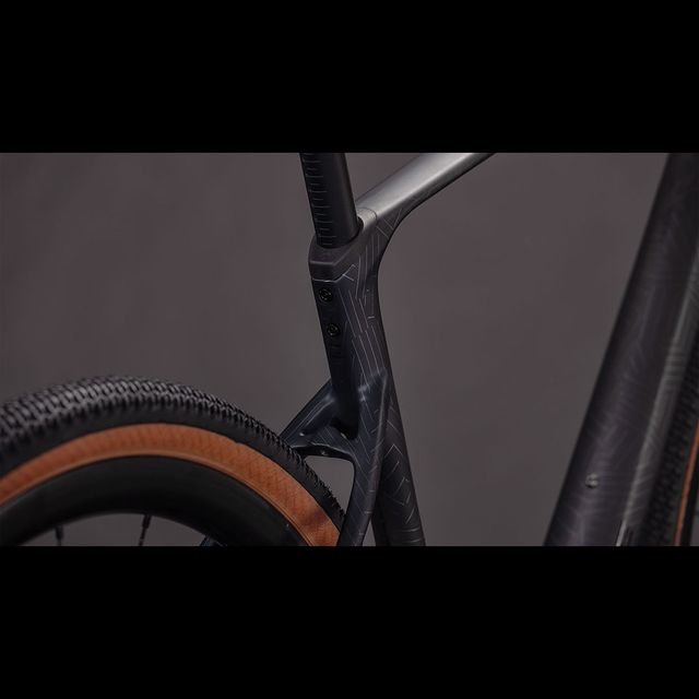 CUBE Nuroad C:62 EXC gravel-pyörä